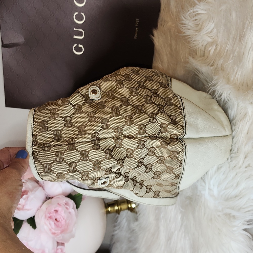 Gucci Monogram Bag - Picture 8 of 17
